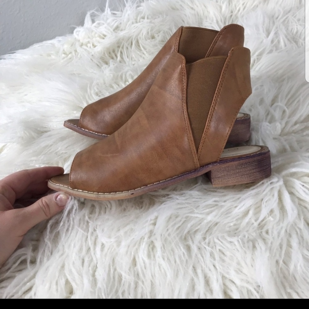 Open toe booties - Picture 3 of 4